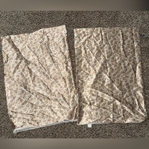 Kitsch queen set of pillowcases